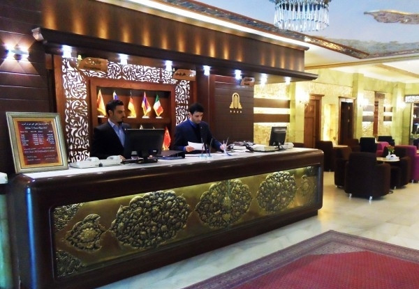 هتل عالی قاپو