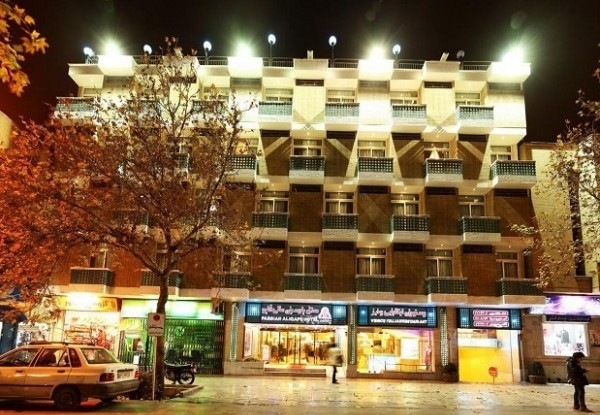 هتل عالی قاپو